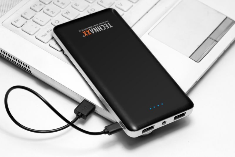Slim Power Bank 13200mAh TX-32 schwarz